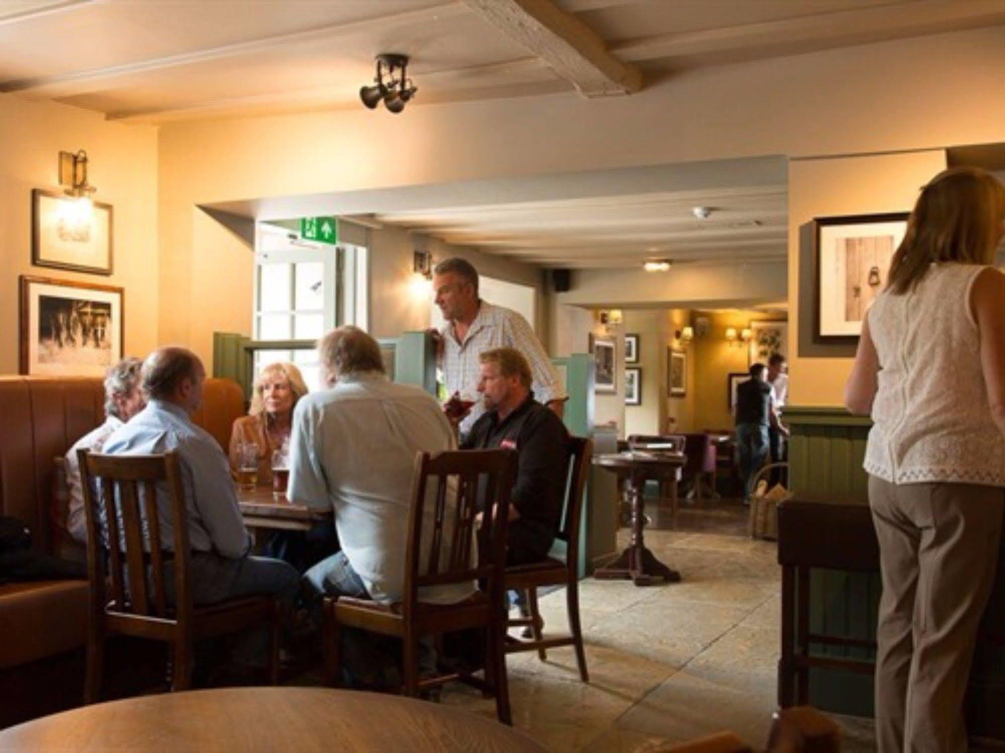 The Carnarvon Arms Hotel Newbury  Exterior foto